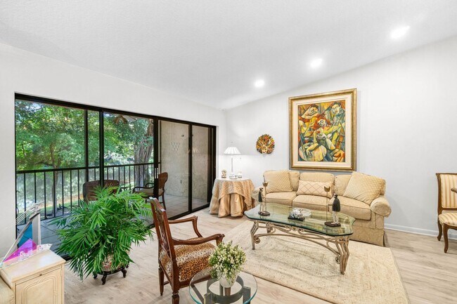 Foto del edificio - 5087 Oakhill Ln