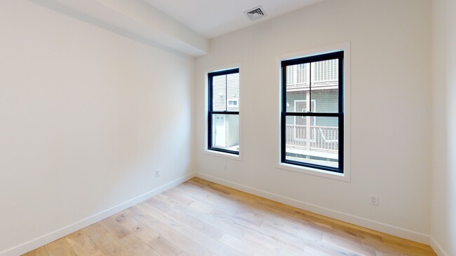 Building Photo - 410 Shirley St