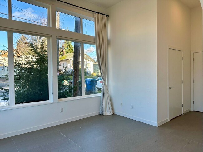 Foto del edificio - 2 Weeks Free! Spacious 3BR Home with Terri...