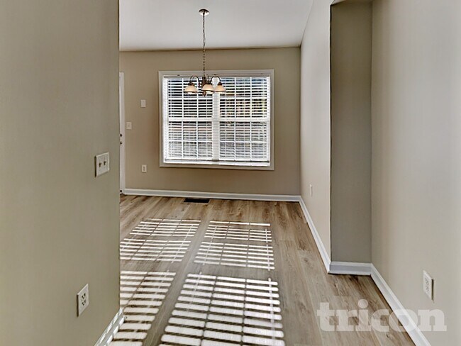 Foto del edificio - 166 Millwheel Dr