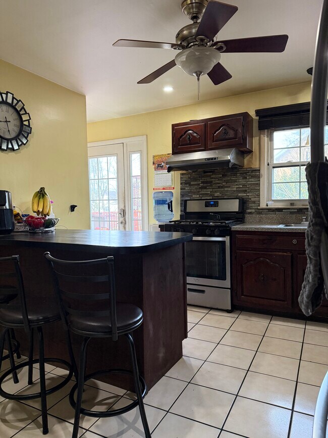 Foto del edificio - 101 Morril Dr