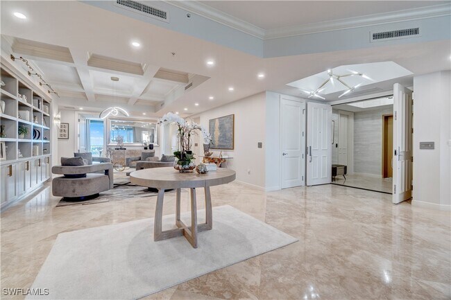 Foto del edificio - 8787 Bay Colony Dr