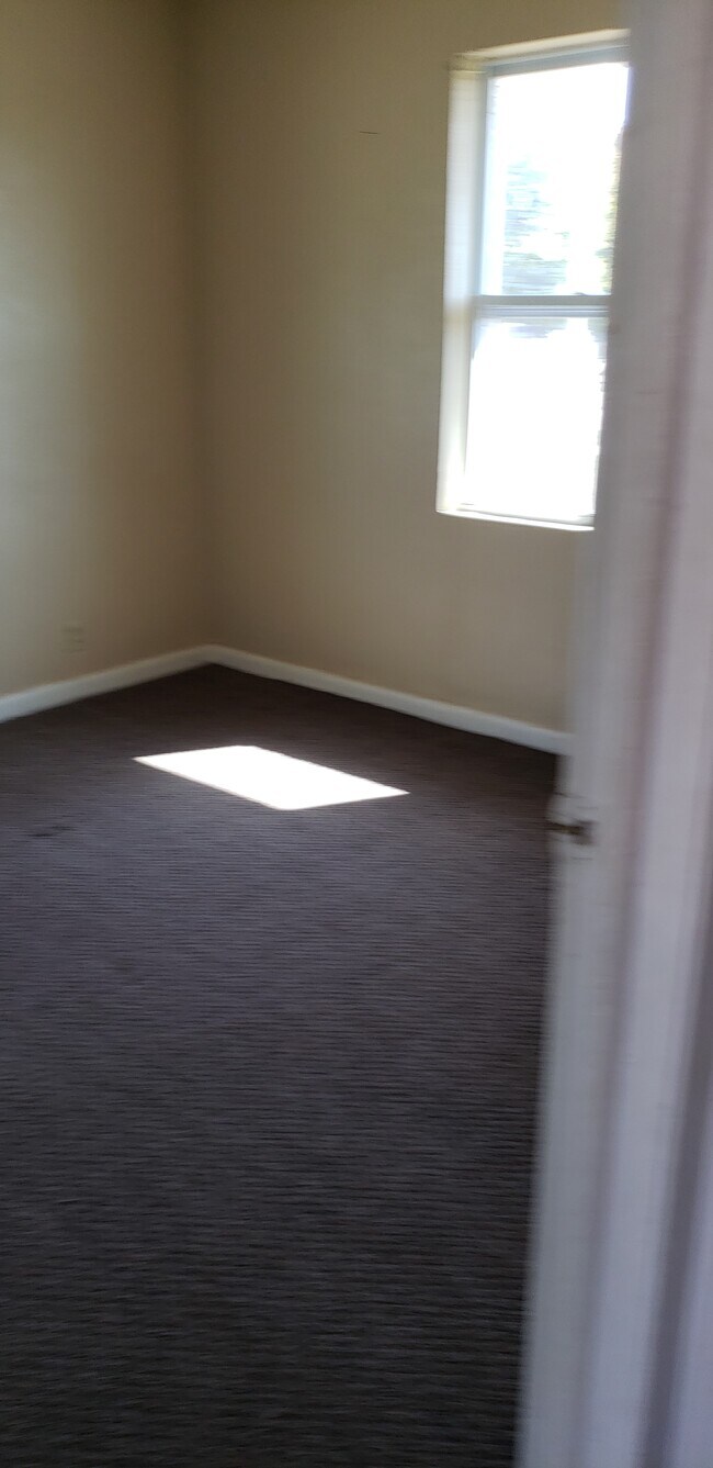 Foto del edificio - 1121 N Kansas Ave