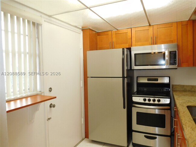 Foto del edificio - 2820 NE 201st Terrace
