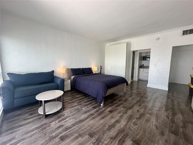 Foto del edificio - 700 Biltmore Way