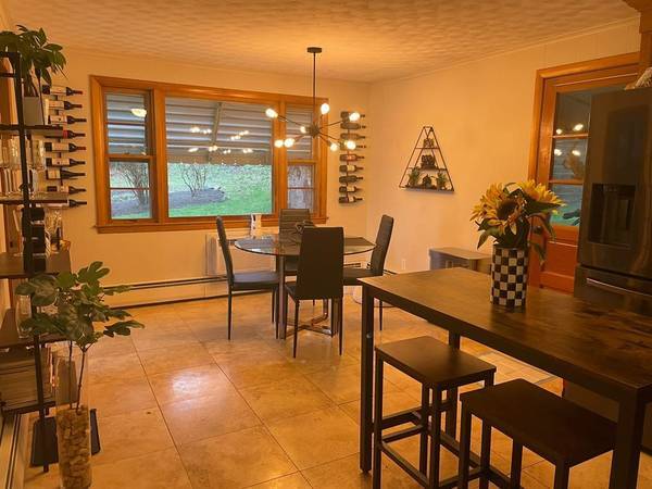 Foto del edificio - 40 Winneconnett Rd