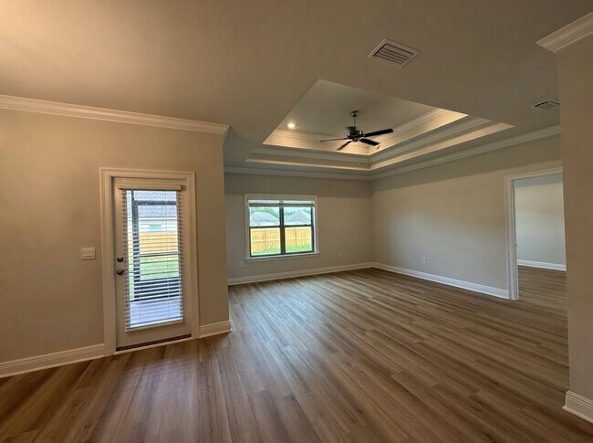 Building Photo - 21194 Teluga Ave