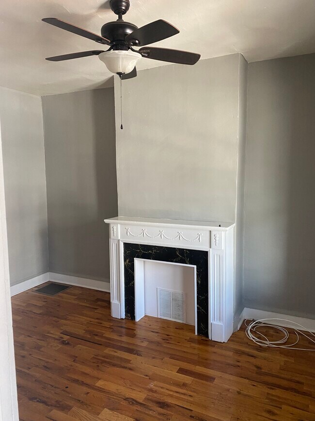 Livingroom - 138 N 54th St