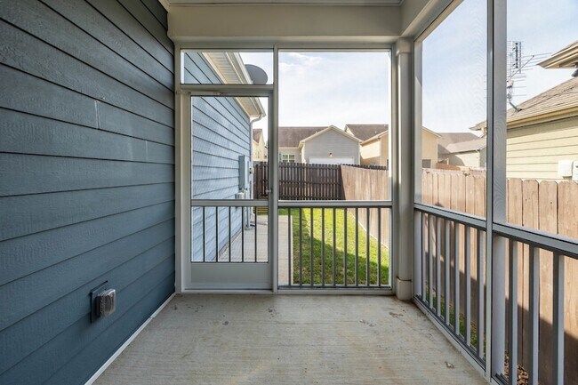 Foto del edificio - 2437 Duxbury Dr