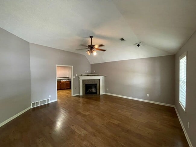 Building Photo - Awesome Home for Rent!!!! UNDER REPAIR