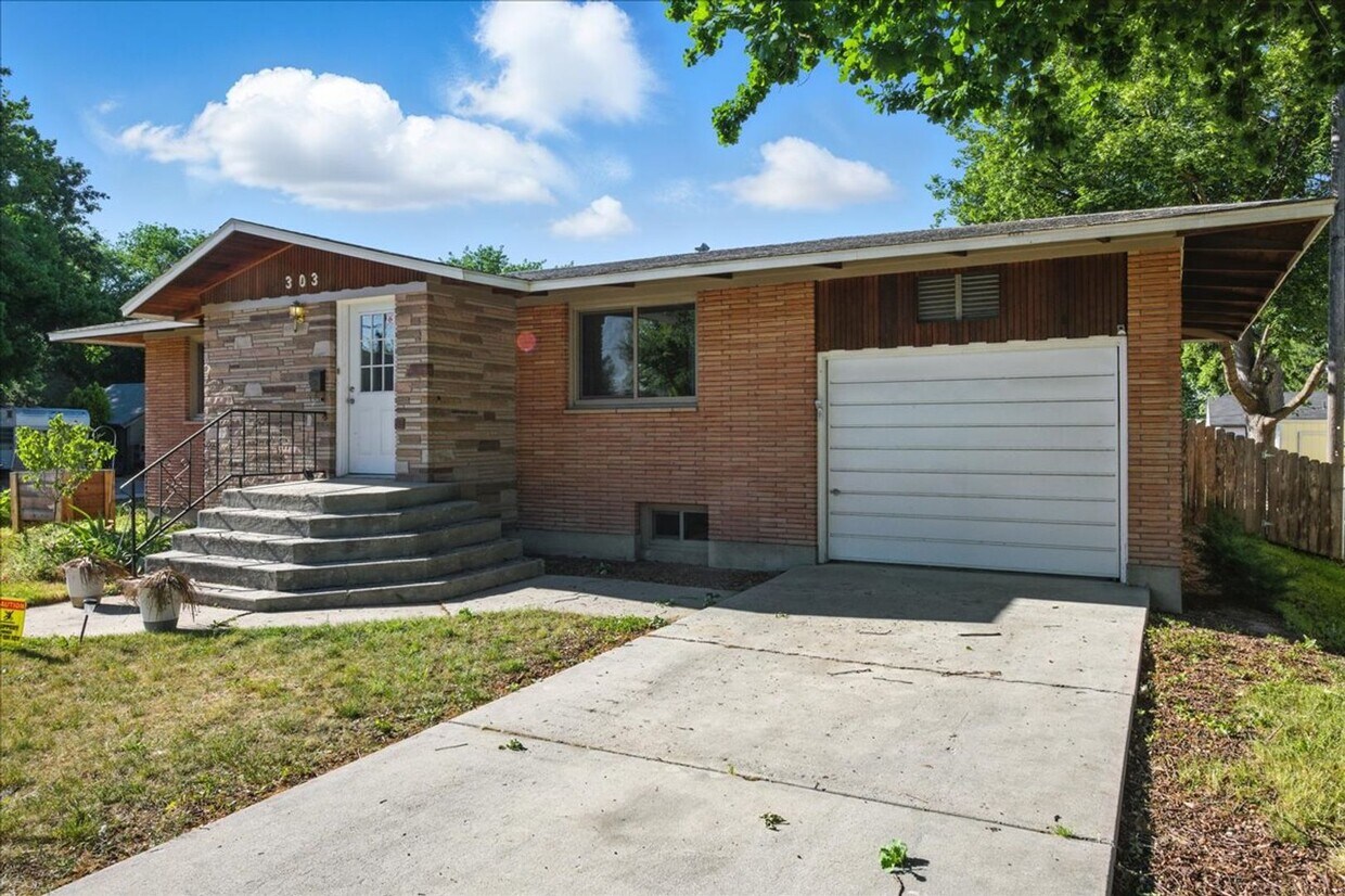 Foto principal - 303 W Pine Ave