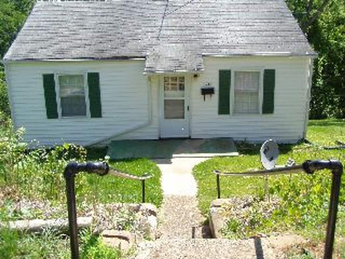 One Story House off Thomas Road - One Story House off Thomas Road