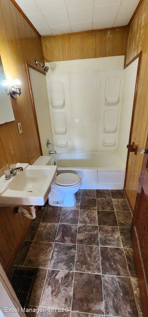 Building Photo - 2 br, 1 bath House - 729 N Elmer St