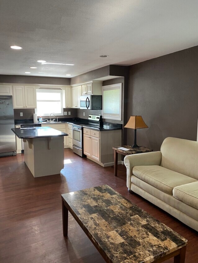 Foto principal - 1527 2nd St