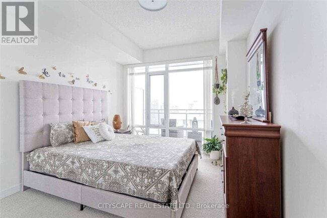 Building Photo - 360 Square One Dr