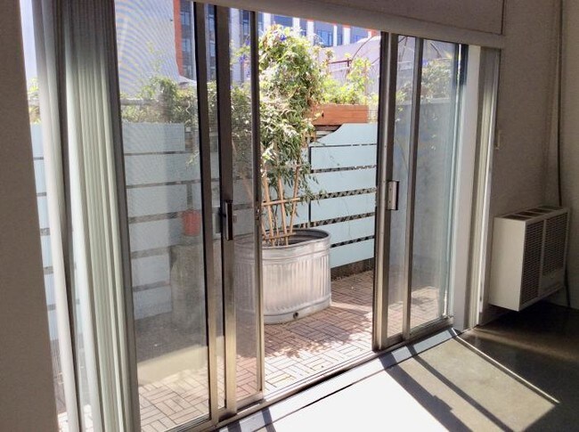 Building Photo - 1 bedroom in San Francisco CA 94107