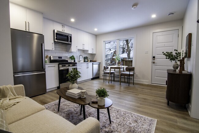 Building Photo - 142 Young St