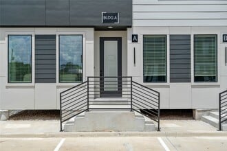 Building Photo - 3522 Mansfield St