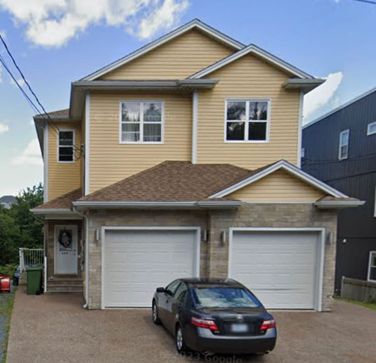 Primary Photo - 645 St Margarets Bay Rd