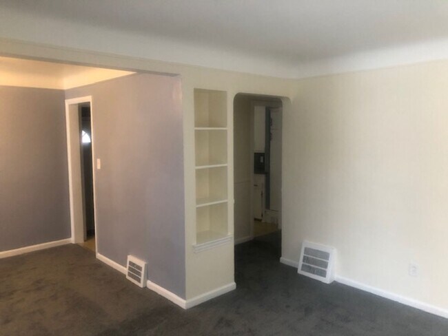 Foto del edificio - ADORABLE, 3 BED, 1 BATH SINGLE FAMILY HOME...
