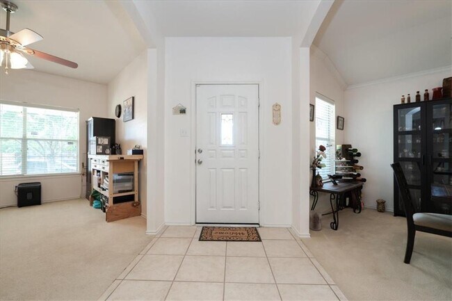 Building Photo - 117 Pedernales Dr