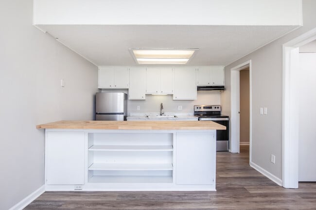 Foto del edificio - Lakeshore Apartments