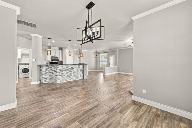 Building Photo - 1600 Viki Lynn Ct