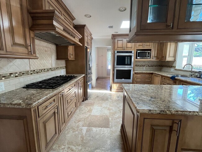 Building Photo - Coming Soon! 3 bd/2.5 bath home in the rolling foothills of Vista