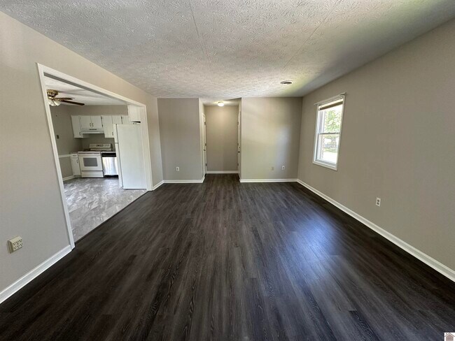 Foto del edificio - 210 Walnut Dr