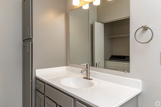 Building Photo - Britton Woods Apartments