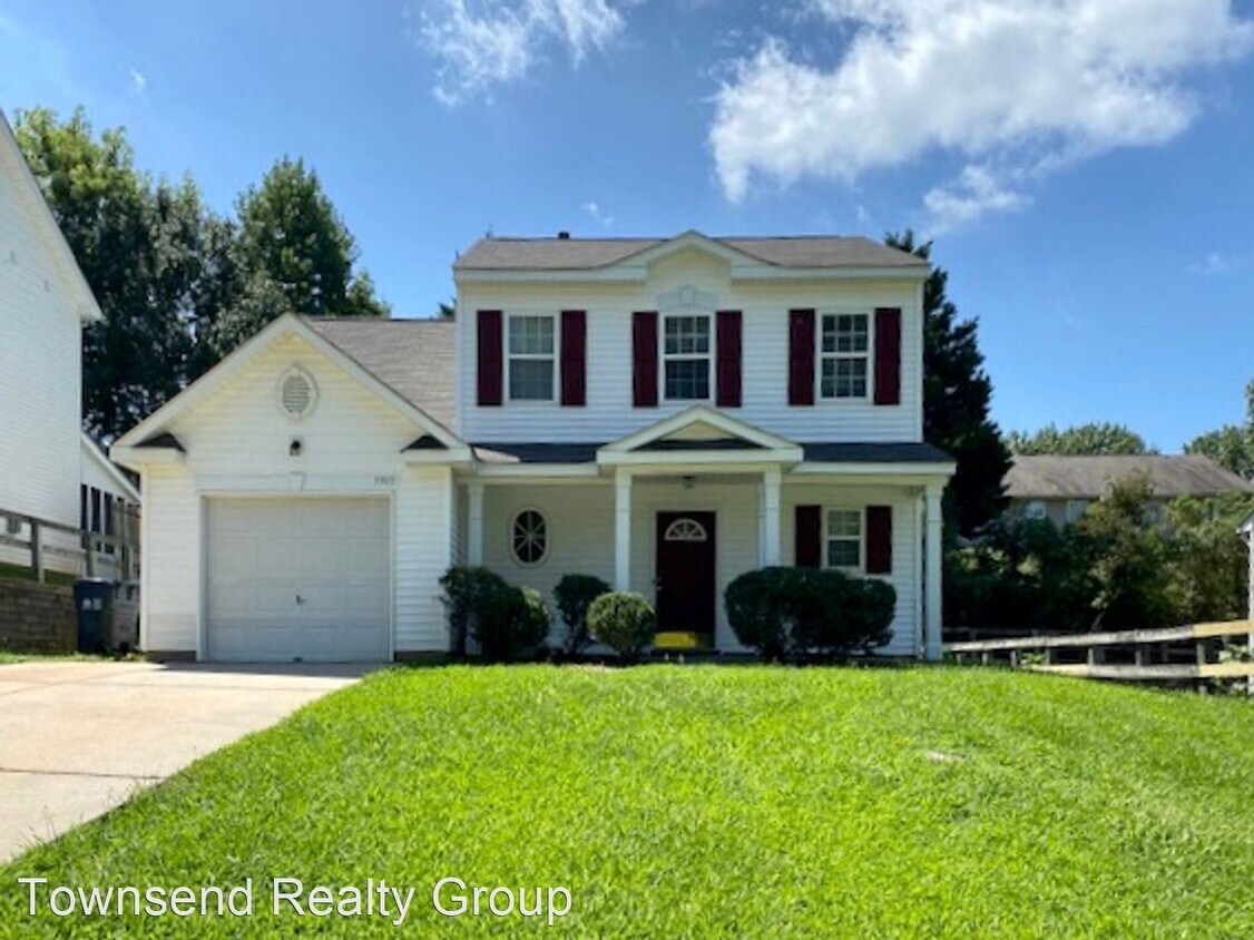 3 br, 2.5 bath House 5913 Briggs Drive House for Rent in Charlotte