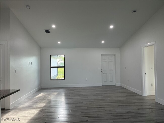 Building Photo - 609 NW 37th Ave