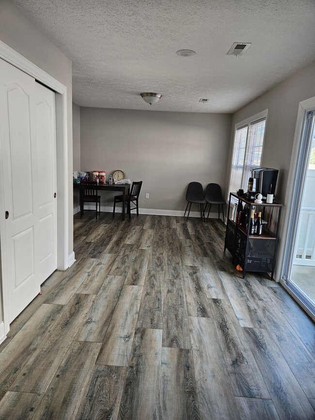 Foto del edificio - 315 Twisted Oak Dr NW