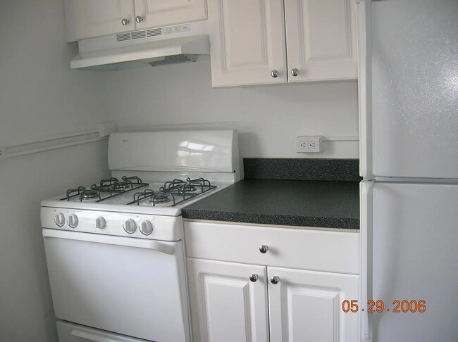 Building Photo - 734 North Terrace