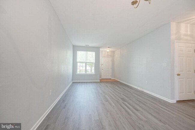 Building Photo - 339 Chancellor Dr