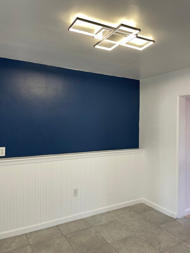Foto del edificio - 418 E Harding St