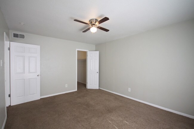 Foto del edificio - Dover Place Apartments - All Bills Paid