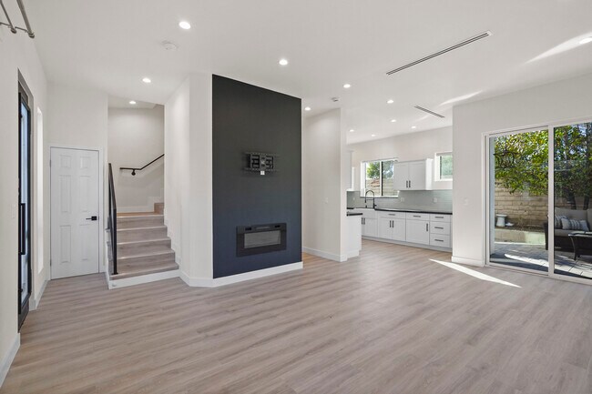Foto del edificio - 11649 Paso Robles Ave