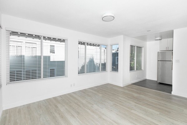 Foto principal - 2240 Larkin St