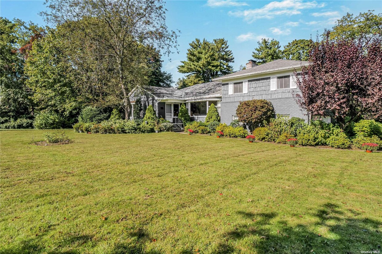 Primary Photo - 15 Crabapple Rd