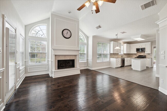 Building Photo - 20334 Hampshire Rocks Dr