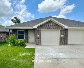 Building Photo - 1018 A Zora Dr