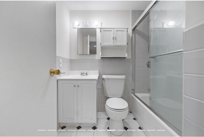 Foto del edificio - 1768 Beacon St