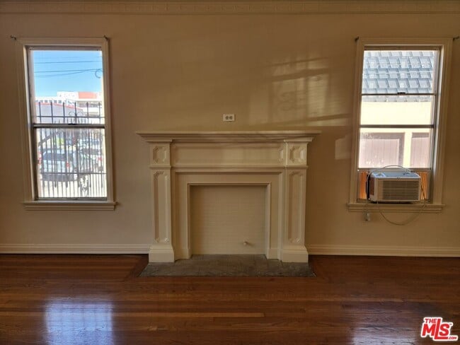 Building Photo - 3326 5th St