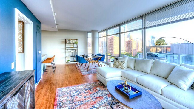 Foto del edificio - 637 S Clark St