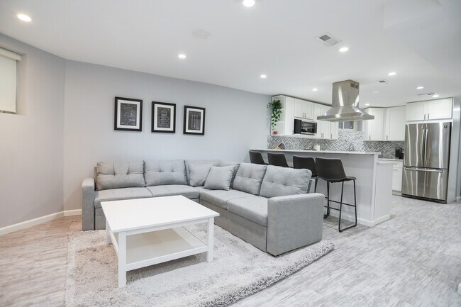 Foto del edificio - 3556 N Wilton Ave