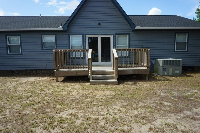 Building Photo - 814 Lorraine Dr