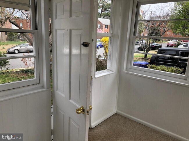 Foto del edificio - 4618 3rd St N