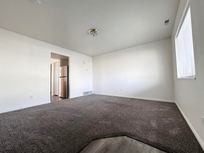 Foto del edificio - 15080 N 5400 W