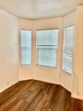 Building Photo - 29740 Sullivan Oaks Dr